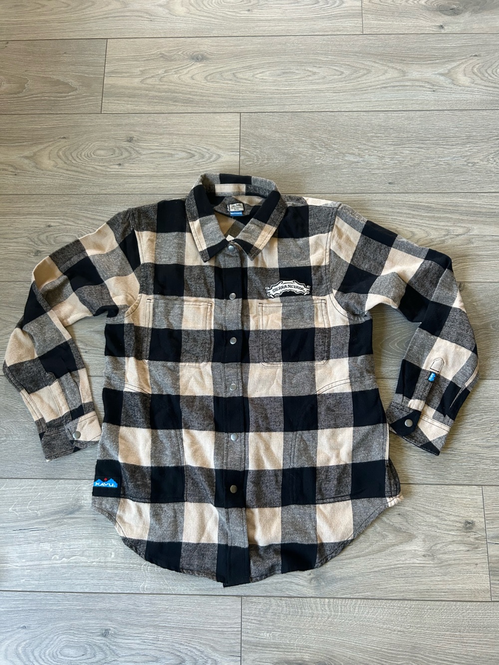 KAVU wren flannel shacket in sugar cookie Size Medium New